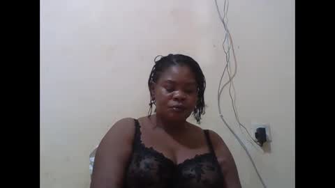 Snapshot of sexydove2 chatting on 5, 10, 2025 EMILY online show from 5, 10, 2025