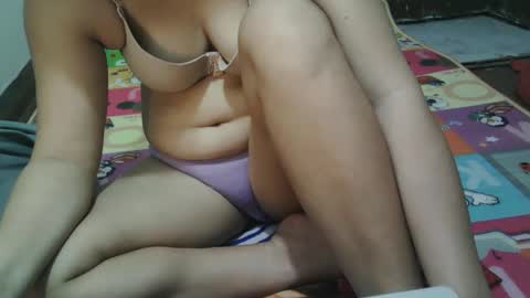 Snapshot of sexyhot_bella chatting on 12, 1, 2026 Bella online show from 12, 1, 2026