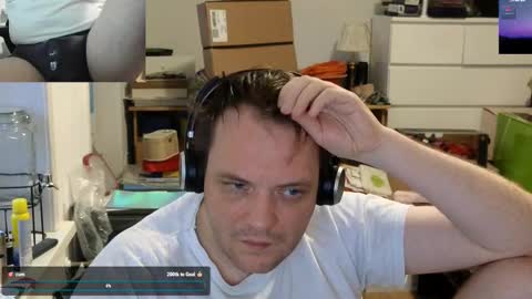 Snapshot of sexyhotboy87 chatting on 18, 12, 2024 Henry online show from 18, 12, 2024