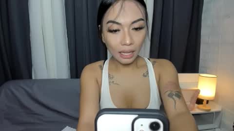 Snapshot of sexylovesappira chatting on 25, 9, 2025 maxine online show from 25, 9, 2025