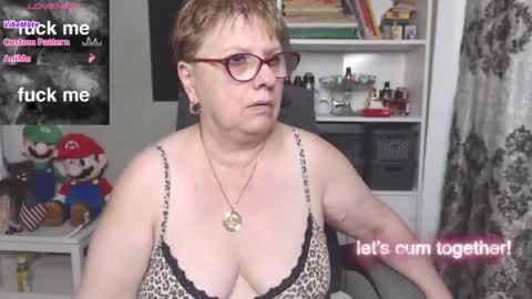 Snapshot of sexylynette4u chatting on 25, 11, 2025 sexylynette4u online show from 25, 11, 2025