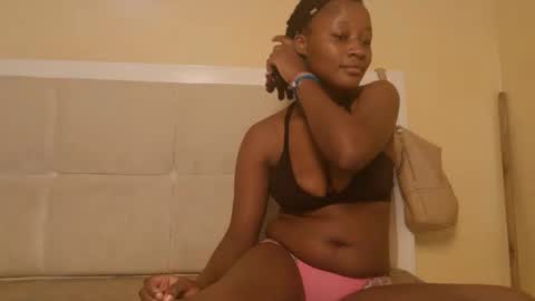 Snapshot of sexymia56 chatting on 21, 9, 2025 Miss mia online show from 21, 9, 2025