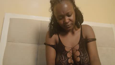 Snapshot of sexymia56 chatting on 26, 9, 2025 Miss mia online show from 26, 9, 2025