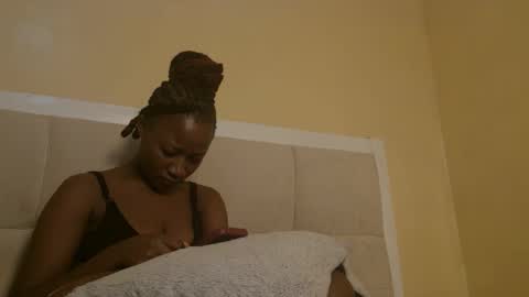 Snapshot of sexymia56 chatting on 30, 9, 2025 Miss mia online show from 30, 9, 2025