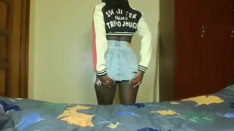 sexymomoh online show from 8, 4, 2026