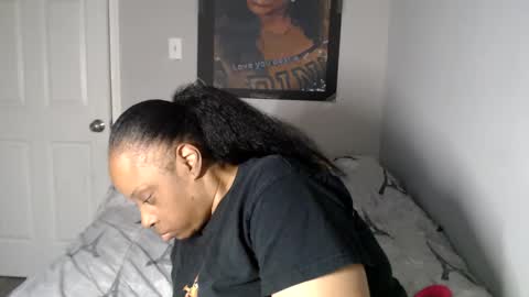 Snapshot of sexymona1218 chatting on 8, 9, 2025 SexyMona online show from 8, 9, 2025