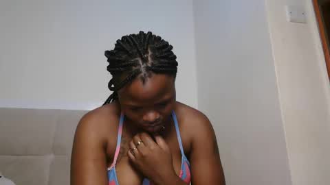 Snapshot of sexynina25 chatting on 25, 10, 2025 nina online show from 25, 10, 2025