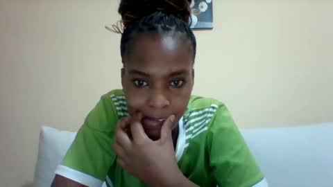 Snapshot of sexyqueen3457132 chatting on 24, 2, 2025 DOVY ACHIENG online show from 24, 2, 2025