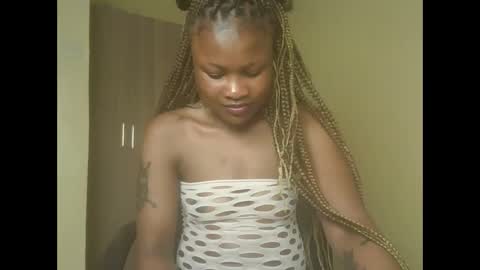 Snapshot of sexyqueenivy chatting on 4, 11, 2025 queenivy online show from 4, 11, 2025