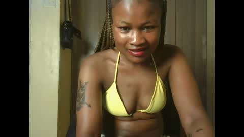 Snapshot of sexyqueenivy chatting on 1, 12, 2025 queenivy online show from 1, 12, 2025