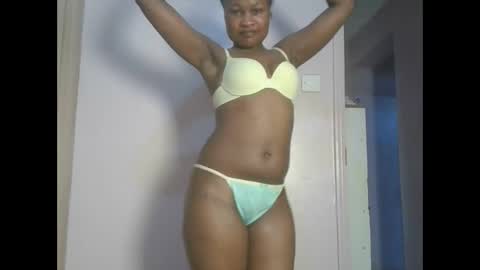 Snapshot of sexyqueenivy chatting on 14, 12, 2025 queenivy online show from 14, 12, 2025