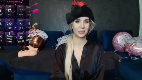 Snapshot of sexyquennina chatting on 25, 12, 2024 SexyQueenNina online show from 25, 12, 2024