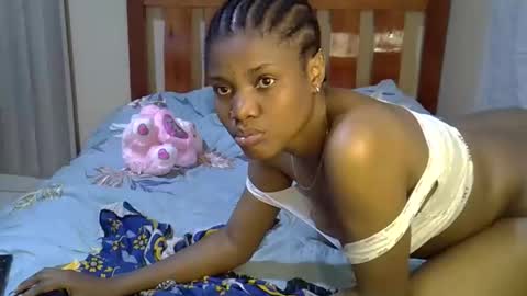 Snapshot of sexyrose3300 chatting on 13, 10, 2025 sexyrose online show from 13, 10, 2025