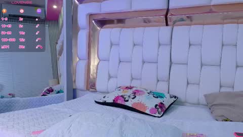 Snapshot of sexysister_ chatting on 14, 9, 2025 Kendall online show from 14, 9, 2025