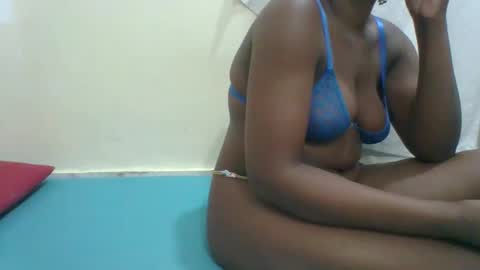 Snapshot of sexysleeky chatting on 17, 9, 2025 PAULINE online show from 17, 9, 2025