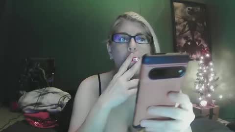 Snapshot of sexystripper69 chatting on 30, 12, 2024 sexystripper69 online show from 30, 12, 2024