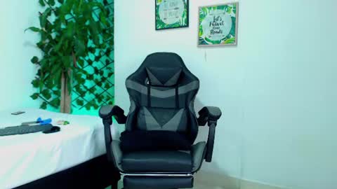 sexytommy_ online show from 19, 6, 2026