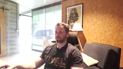 shad0w_hunter online show from 9, 4, 2026