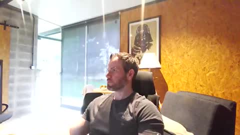 shad0w_hunter online show from 16, 4, 2026