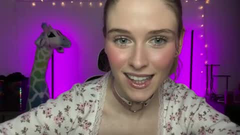 Snapshot of shadebabe chatting on 4, 2, 2025 shadebabe online show from 4, 2, 2025