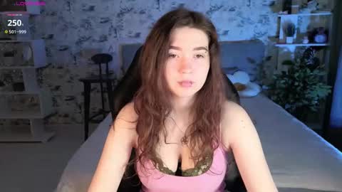 Snapshot of shadednight chatting on 9, 11, 2025 Im Mary online show from 9, 11, 2025