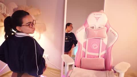 Snapshot of shadowlotus_ chatting on 30, 11, 2025 Lily online show from 30, 11, 2025