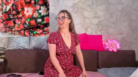 Svetlana ...........help me get 100 reactions before the end of the year Thumb up if you like me I appreciate it and thank you online show from 20, 12, 2025