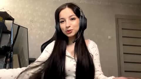 Snapshot of shanaecornish chatting on 23, 10, 2025 Viola online show from 23, 10, 2025