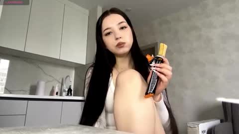 Snapshot of shanaecornish chatting on 14, 11, 2025 Viola online show from 14, 11, 2025