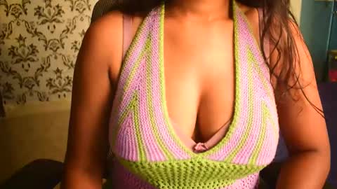 Snapshot of shanaya_indian chatting on 12, 9, 2025 shanaya indian online show from 12, 9, 2025