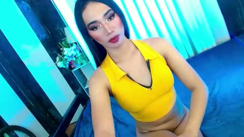 Snapshot of shane_hugexx chatting on 17, 2, 2025 MISS SHANE online show from 17, 2, 2025