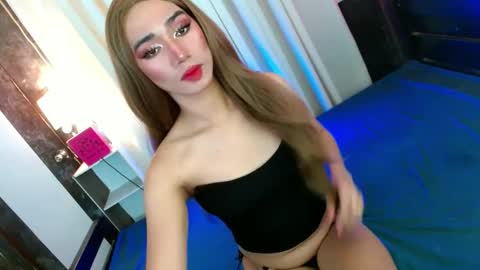 Snapshot of shane_hugexx chatting on 3, 3, 2025 MISS SHANE online show from 3, 3, 2025