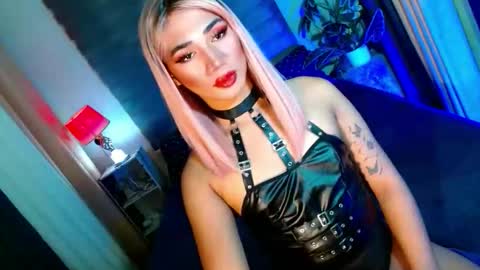 Snapshot of shane_hugexx chatting on 9, 9, 2025 MISS SHANE online show from 9, 9, 2025