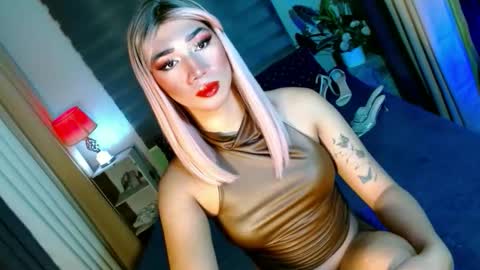 Snapshot of shane_hugexx chatting on 22, 9, 2025 MISS SHANE online show from 22, 9, 2025