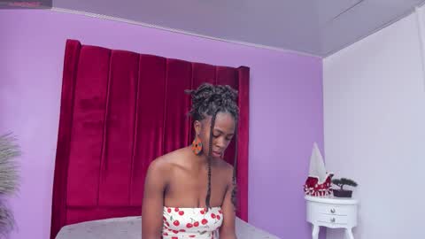 Snapshot of shanelle7 chatting on 17, 12, 2025 shanelle7 online show from 17, 12, 2025