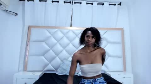 Snapshot of shanelle__ chatting on 3, 11, 2025 S H A N E L L E online show from 3, 11, 2025