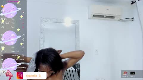 Snapshot of shanelle__ chatting on 11, 11, 2025 S H A N E L L E online show from 11, 11, 2025