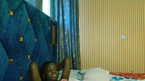 Snapshot of shaniz_shallet chatting on 12, 11, 2025 Shaniz online show from 12, 11, 2025