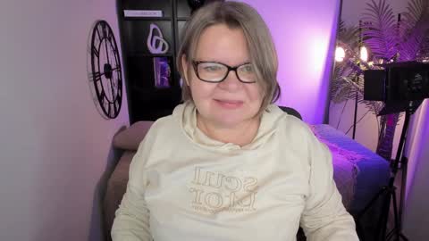 Snapshot of shannonshine chatting on 3, 4, 2026 Shannon online show from 3, 4, 2026