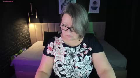 Snapshot of shannonshine chatting on 6, 4, 2026 Shannon online show from 6, 4, 2026