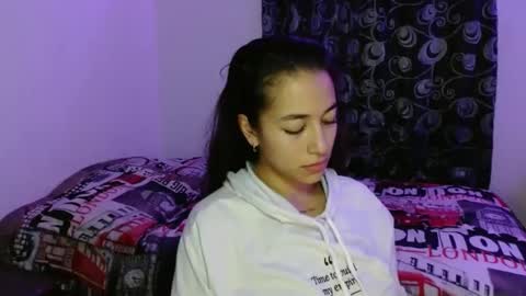 Snapshot of shantal_d03 chatting on 17, 2, 2025 shantal_d03 online show from 17, 2, 2025