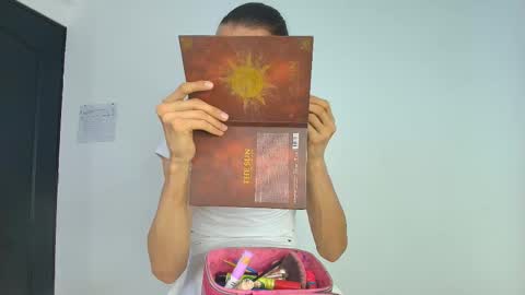 Snapshot of shantala_nastasiia chatting on 6, 10, 2025 shantala nastasiia online show from 6, 10, 2025