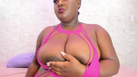 Snapshot of shantaladdams chatting on 15, 10, 2025 Shantal online show from 15, 10, 2025