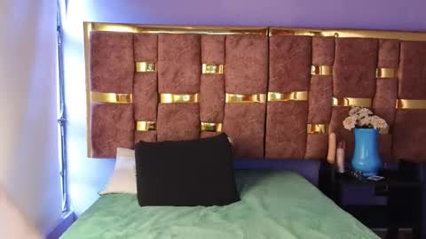 Snapshot of shantall_05 chatting on 18, 9, 2025 shantall 05 online show from 18, 9, 2025