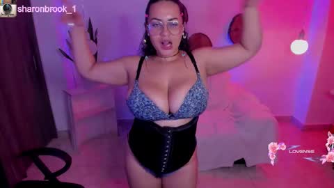 Snapshot of sharon_brook chatting on 13, 11, 2025 sharon_brook online show from 13, 11, 2025