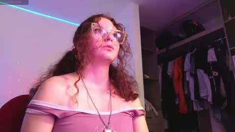 Snapshot of sharonblack_ chatting on 19, 4, 2026 kitsune online show from 19, 4, 2026