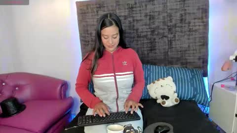 sharoncute16 online show from 5, 11, 2025