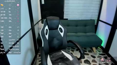 Snapshot of sharonqueen1_ chatting on 17, 9, 2025 sharonqueen1_ online show from 17, 9, 2025