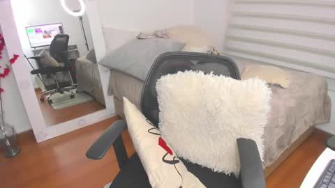 Sharon online show from 4, 3, 2025