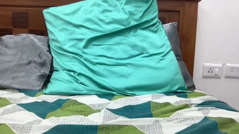 Shashii online show from 4, 12, 2024